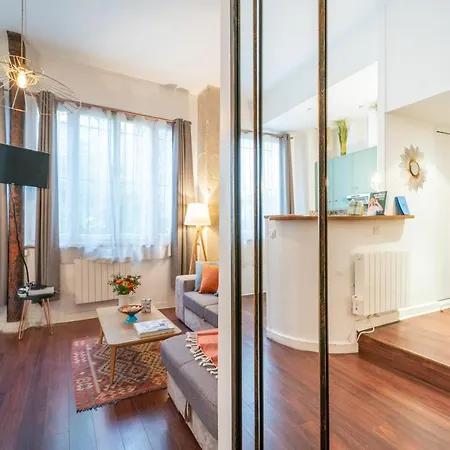 Charming Garden In Le Marais Apartment *