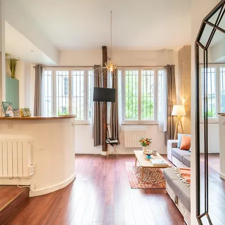 Apartment Charming Garden In Le Marais *